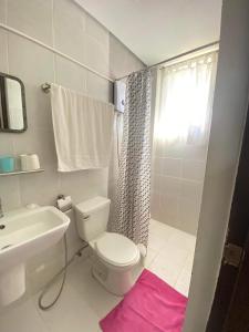 Een badkamer bij camaya coast mariveles bataan condo villa