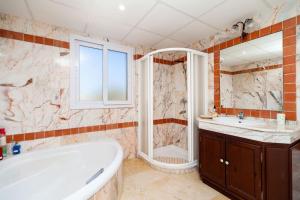 Imagen de la galería de Bonito y Moderno Apartamento en La Barrosa, Novo Santi Petri, en Chiclana de la Frontera