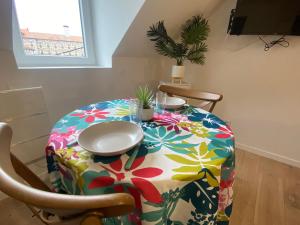 Telewizja i/lub zestaw kina domowego w obiekcie Cattleya location