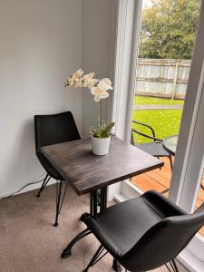 Bilde i galleriet til The perfect getaway for two in a large suite i Whanganui
