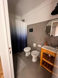 Un baño de Monoambiente Moderno 2 cuadras Plaza de Mayo