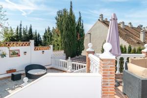 Balkón nebo terasa v ubytování VILLA BARRANCO Big terrace, private pool & parking