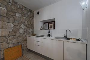 Fotografie z fotogalerie ubytování Newly renovated stone villa Smokvica 1892 v destinaci Smokvica