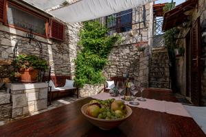 Fotografie z fotogalerie ubytování Newly renovated stone villa Smokvica 1892 v destinaci Smokvica