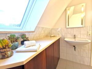 Ένα μπάνιο στο Business-Apartment Ahrensburg +40 φωτογραφίες