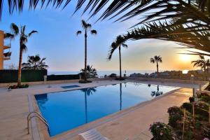 The swimming pool at or close to Zen House with sea views, near Kleopatra beach
