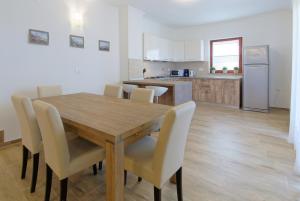 Dapur atau dapur kecil di Apartments Belvedere by Rent Istria +48 gambar