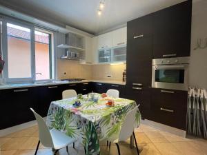 A kitchen or kitchenette at Apartment Casa Oneglia by Interhome