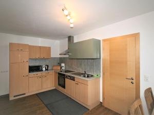 Kuchyň nebo kuchyňský kout v ubytování Apartment Kogler by Interhome