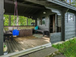 En have udenfor Holiday Home Kekkola by Interhome