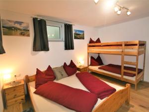 Posteľ alebo postele v izbe v ubytovaní Apartment Sonnigs Platzl by Interhome