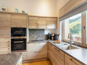 Kuchyň nebo kuchyňský kout v ubytování Apartment Orleans 1 by Interhome