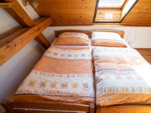 Posteľ alebo postele v izbe v ubytovaní Holiday Home Vlkov by Interhome