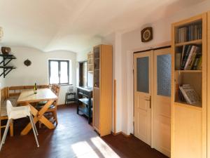 Posedenie v ubytovaní Holiday Home Vlkov by Interhome
