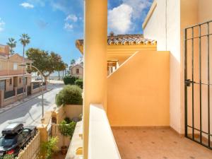 uma vista da varanda de uma casa em Holiday Home Villa Corales by Interhome em Torre de Benagalbón