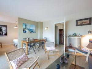 Χώρος καθιστικού στο Apartment La Baie de Beaumer by Interhome