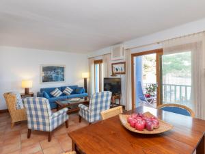 Televízia a/alebo spoločenská miestnosť v ubytovaní Apartment Sa Riera Beach by Interhome + 20 fotografií