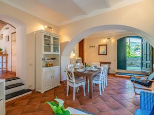 Kuchyňa alebo kuchynka v ubytovaní Apartment Ca du Ponte by Interhome