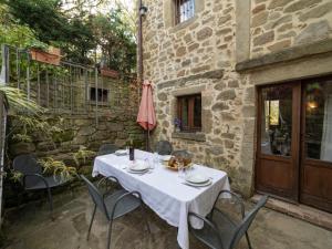 The building in which the holiday home is located