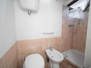 A bathroom at Holiday Home Il Feudo by Interhome