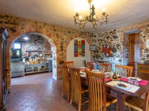 Reštaurácia alebo iné gastronomické zariadenie v ubytovaní Holiday Home Meridiana by Interhome