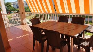 A balcony or terrace at Xeraco Beach Alma