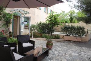 Gallery image of Hôtel Le Clos des Pins in Six-Fours-les-Plages