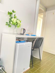 Kuchnia lub aneks kuchenny w obiekcie Best Rooms - Quarto 1 Plateau