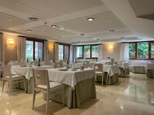 Restauracja lub miejsce do jedzenia w obiekcie Parador de Puebla de Sanabria