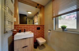 Kúpeľňa v ubytovaní Apart Invest Szklarska 800 C9 + 32 fotografií
