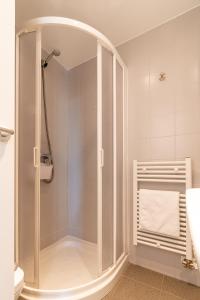 Un baño de Albergue "El Río"