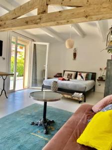 Atpūtas zona naktsmītnē Grand Studio 30m avec jardin proche des plages