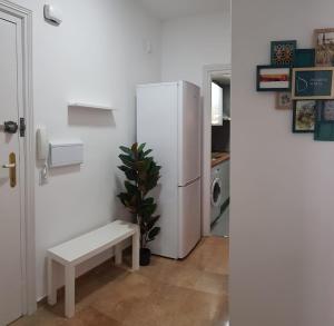 A kitchen or kitchenette at Duquesa María Apartamento en el corazón de Granada