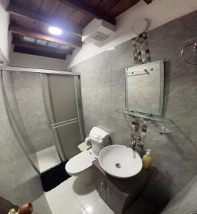 Bagno di Agradable casa en Buga junto a la basílica