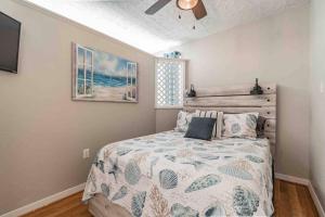 Postel nebo postele na pokoji v ubytování Seaside Serendipity + 30 fotografií