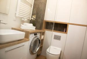 Kúpeľňa v ubytovaní Luxus Apartament Rodzinny z sauną i siłownią
