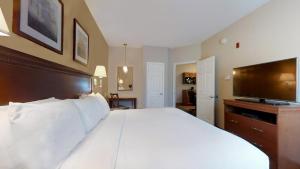 Cama o camas de una habitación en Candlewood Suites Slidell Northshore by IHG