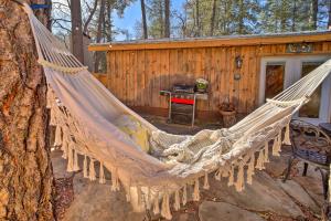 Foto sihtkohas Payson asuva majutusasutuse Patio and Fenced Yard Cozy Payson Cabin Retreat galeriist