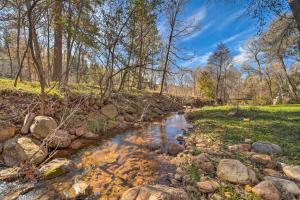 Foto sihtkohas Payson asuva majutusasutuse Patio and Fenced Yard Cozy Payson Cabin Retreat galeriist