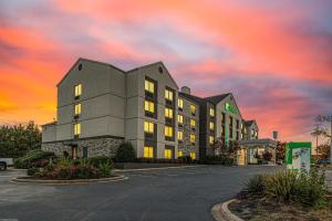 a rendering of a hotel at sunset at Holiday Inn Spartanburg Northwest in Spartanburg