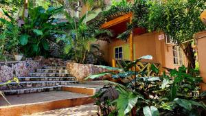 Gallery image of Caribic House in Montego Bay +115 photos