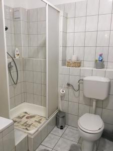 Koupelna v ubytování Levendula Vendégház + 32 fotografií