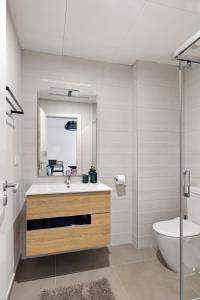 Kúpeľňa v ubytovaní W4 Private Pool - Luxury Style Apartment