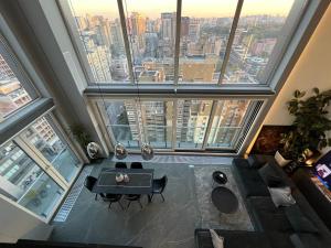 Posezení v ubytování The Penthouse Kyiv