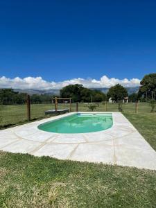 Swimming pool sa o malapit sa La Catalina Suites de Campo