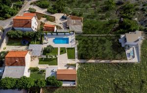 Bazén v ubytování Villa Lilin San nebo v jeho okolí