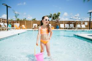 Hotel Indigo Orange Beach - Gulf Shores by IHG内部或周边的泳池