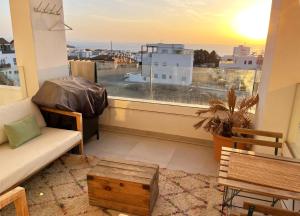 Balkón nebo terasa v ubytování Sunset Ocean View Apartment mit Parking