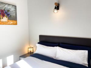 Llit o llits en una habitació de Disfruta De La Naturaleza - Vistas al Rio - Luz Natural - 6pax