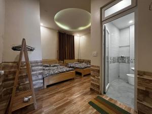 Koupelna v ubytování Salem House